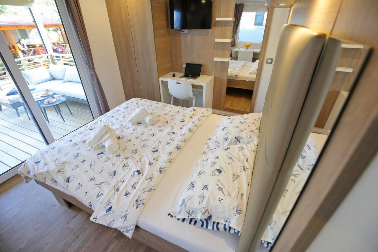 Mobile Homes & Bungalows Ljutic بيوغْغاد نا موغو المظهر الخارجي الصورة