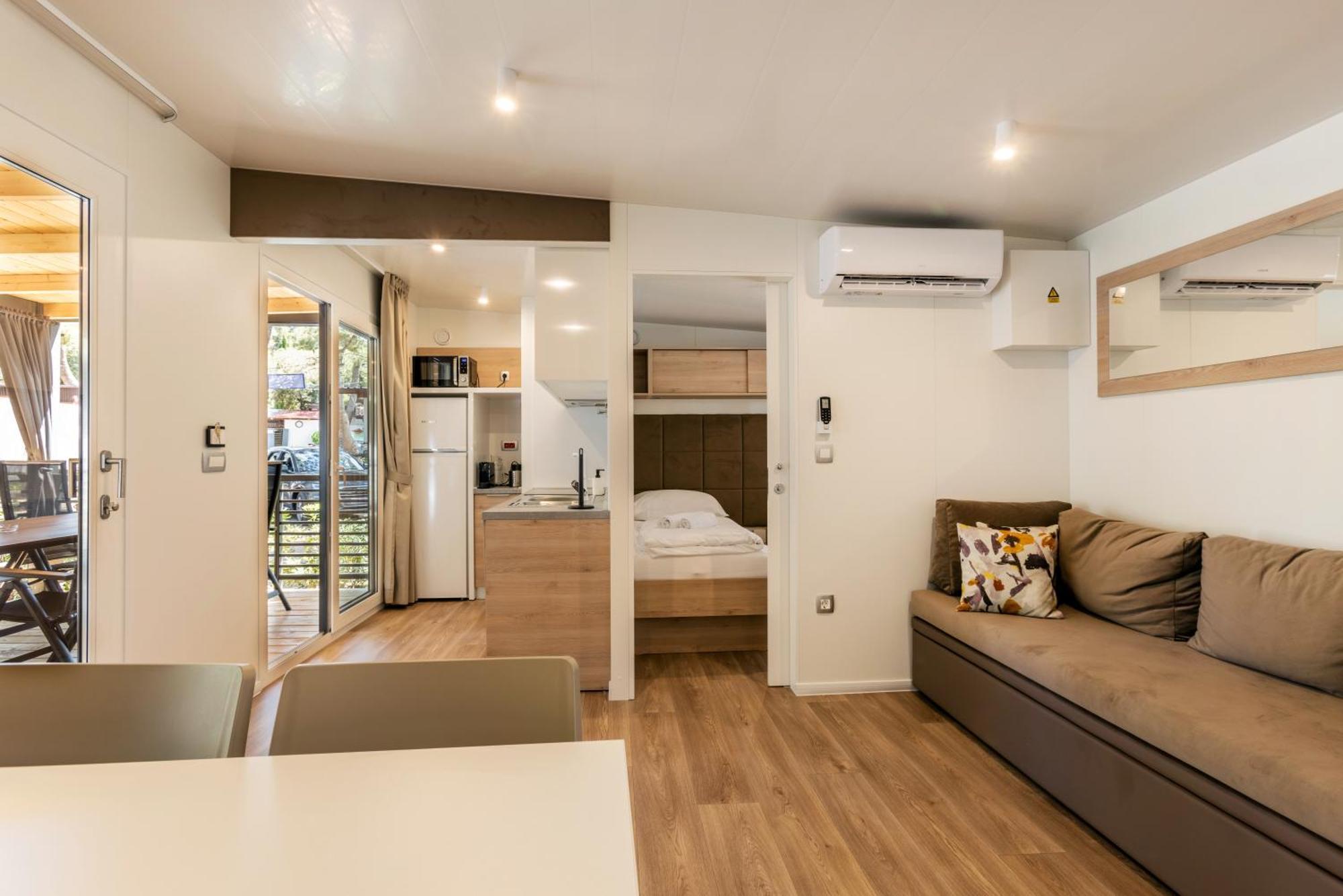 Mobile Homes & Bungalows Ljutic بيوغْغاد نا موغو المظهر الخارجي الصورة